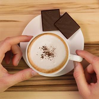 CAFÉ E CHOCOLATE